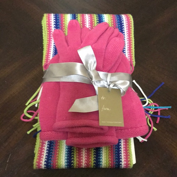 New York & Company Accessories - New York &Co women’s scarf set